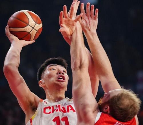 马刺第二节,强势反击,缩小分差至,开云体育,开云体育官网,开云体育app,开云体育平台,KAIYUN,SPORTS,kaiyun登录入口